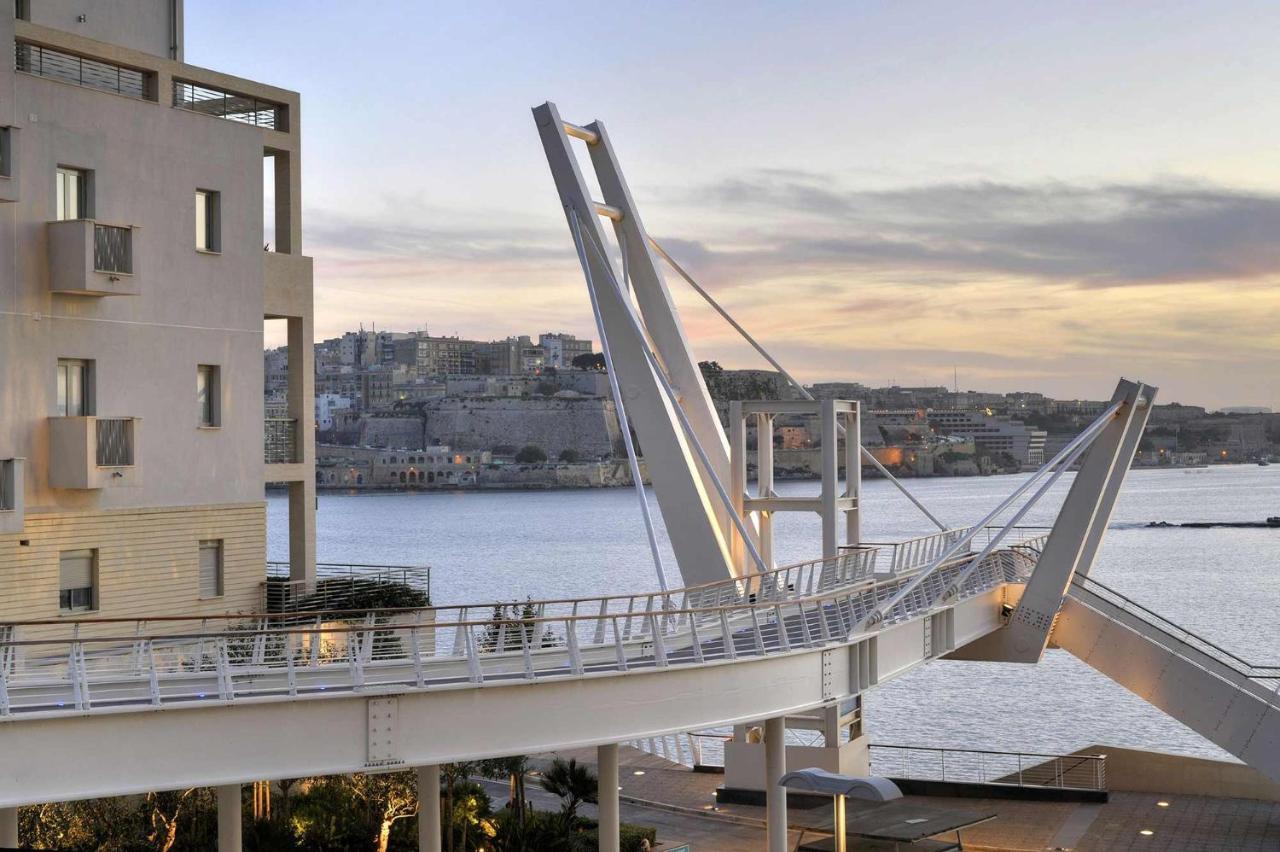 Deluxe Steps To St Georges Bay Apartament