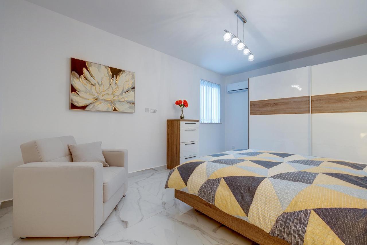 Apartament Deluxe Steps To St Georges Bay *